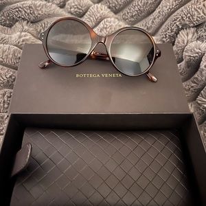 Bottega Veneta sunglasses comes in new box with nice leather case for them